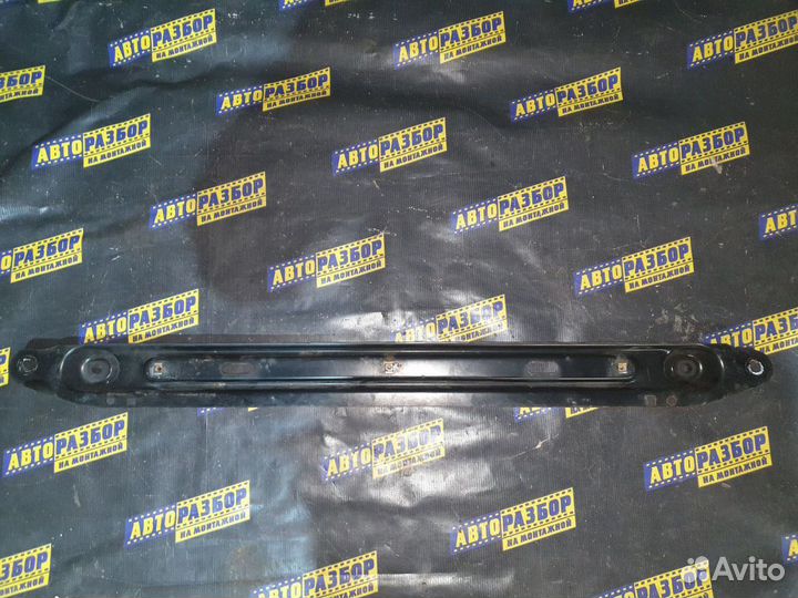 Планка радиатора ниж.citroen/peugeot C4/308 2005