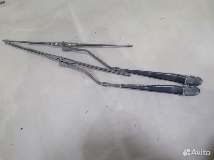 Поводок дворника Ford Taurus 2 1992-1996