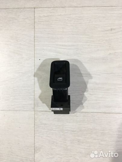 Кнопка стеклоподъемника задняя volkswagen polo 5 1