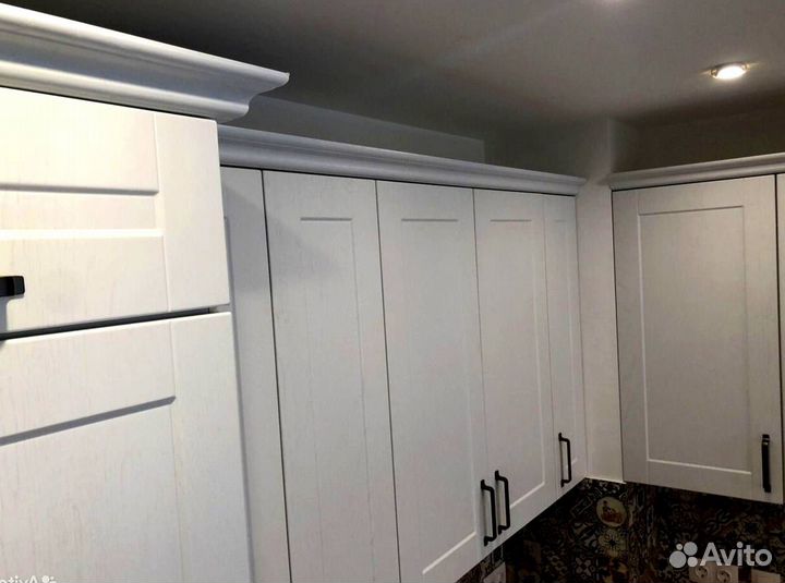 Кухонный гарнитур в классическом стиле на заказ