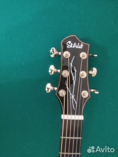 Акустическая гитара