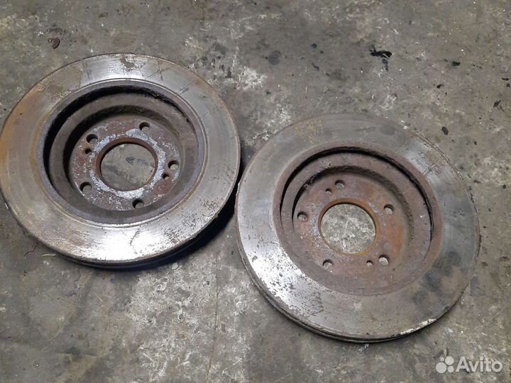 Тормозной диск передний nissan maxima a32