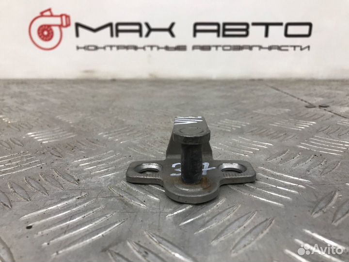 Б/У ответная часть замка двери задний левый