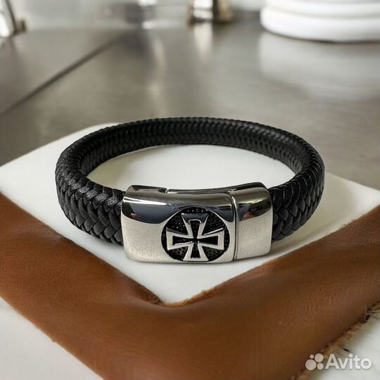 Кожаный мужской браслет