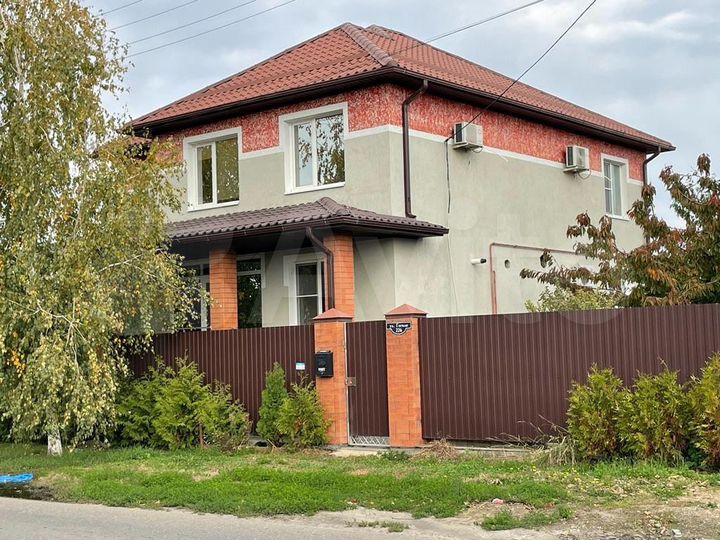 Дом 234,3 м² на участке 7 сот.