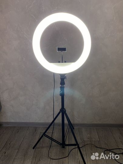 Кольцевая лампа 54 см бу