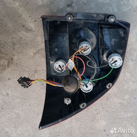 Левая задняя фара на приору