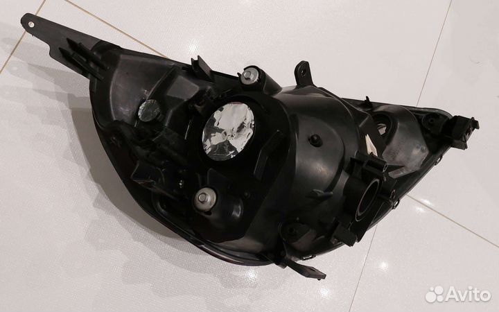 Фара Honda Fit 2001