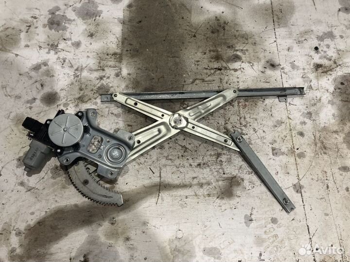 Стеклоподъемник передний правый Outlander XL