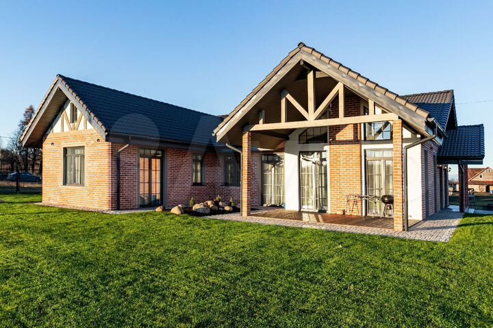 Дом 212 м² на участке 15 сот.