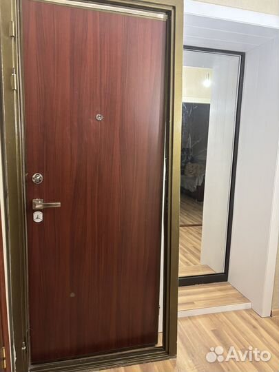 Дверь металл левая