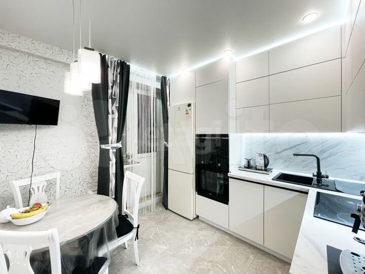 2-к. квартира, 54 м², 3/12 эт.