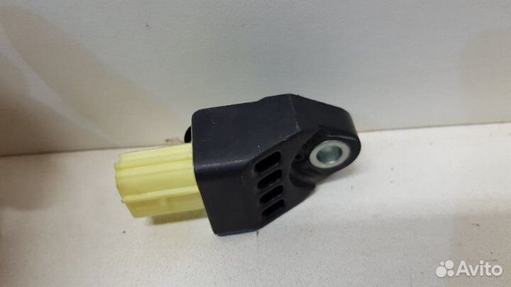 Датчик airbag передний Toyota Land Cruiser 200