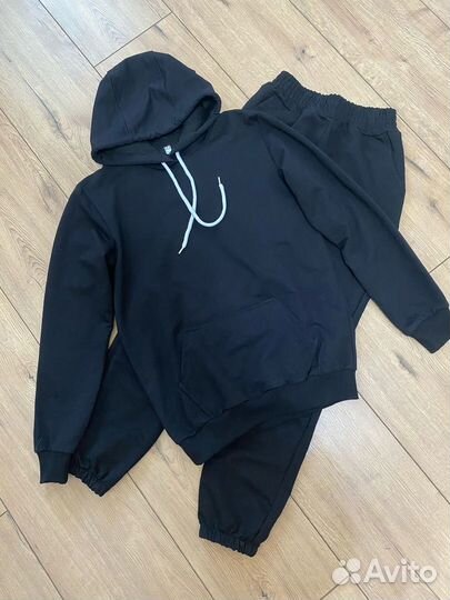 Костюм спортивный