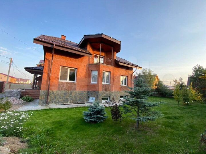 Дом 330 м² на участке 10 сот.