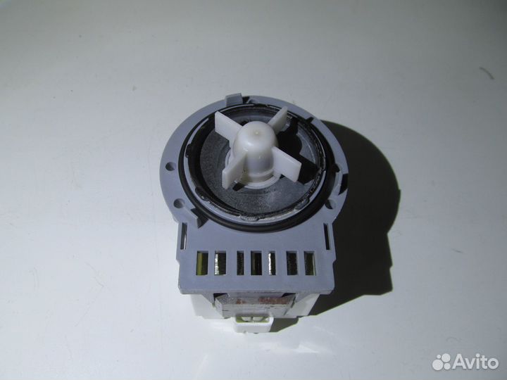 Насос Indesit iwsb 5058