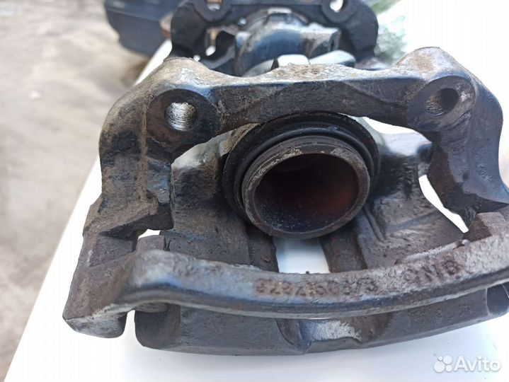 Суппорт audi 80 б3