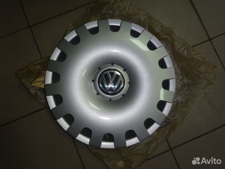 Колпак диска Golf Jetta Bora R-16