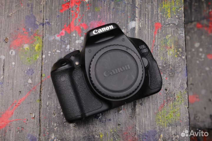 Canon EOS 600D Kit EF-S 18-55mm f/3.5-5.6 III