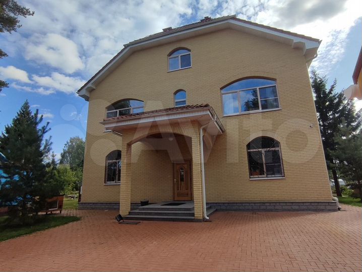 Дом 340 м² на участке 15,9 сот.