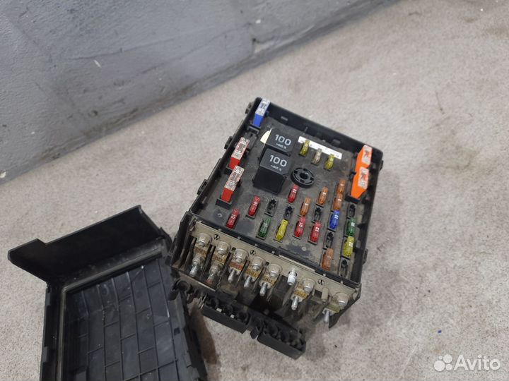 Блок предохранителей для Volkswagen Passat B6