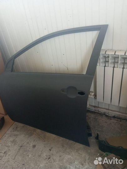 Toyota corolla 130 дверь