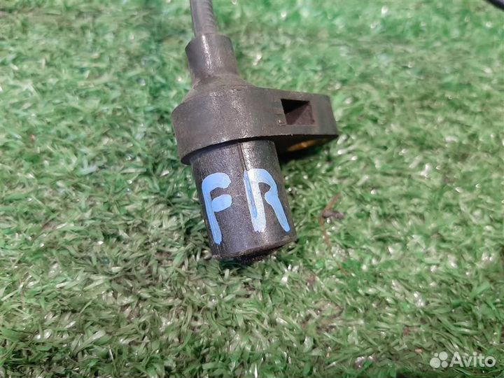 Датчик ABS передний правый Subaru Forester SG/S11