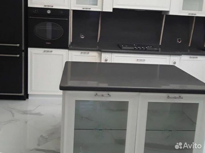 Столешница для кухни каменная Staron Metal 370х60