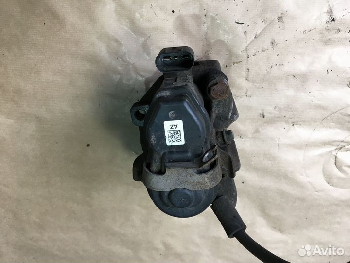 Суппорт задний левый BMW X3 F25 10-14