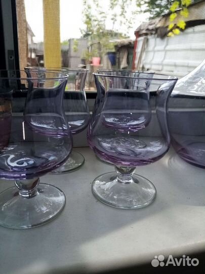 Бокалы, стеклянные кружки, графин цветное стекло