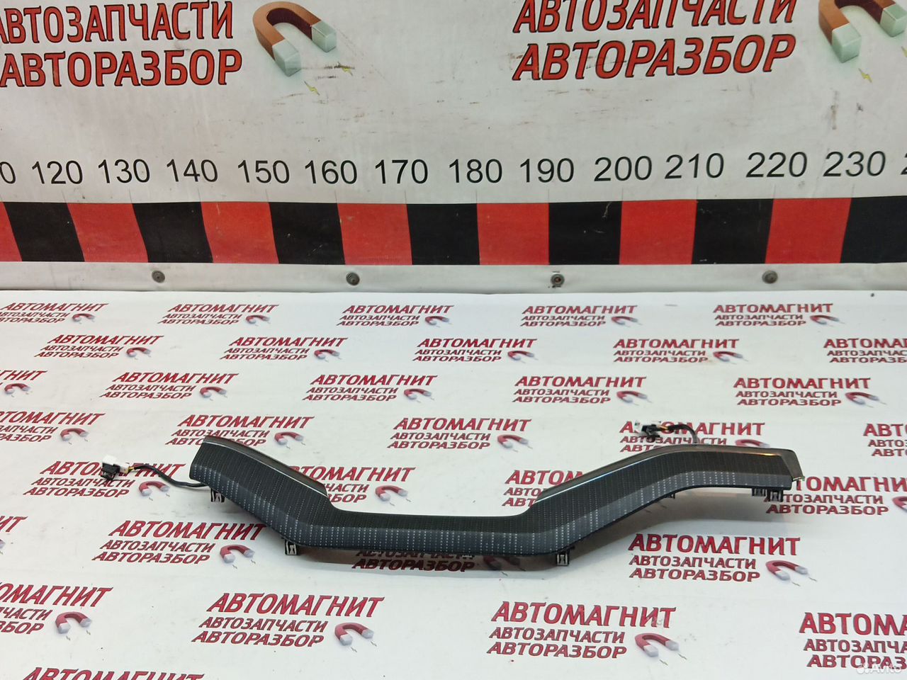 Декоративная накладка торпеды Zeekr 001