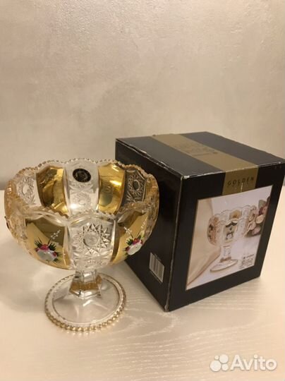 Конфетница на высокой ножке