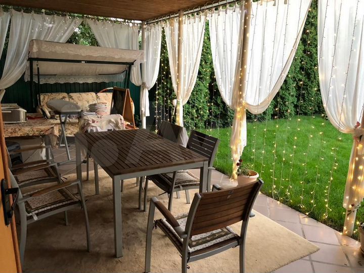 Дом 191,2 м² на участке 12,3 сот.