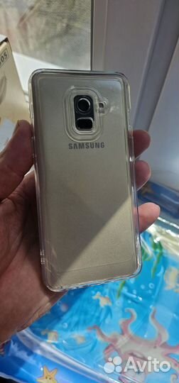 Samsung Galaxy A8 (2018), 4/32 ГБ