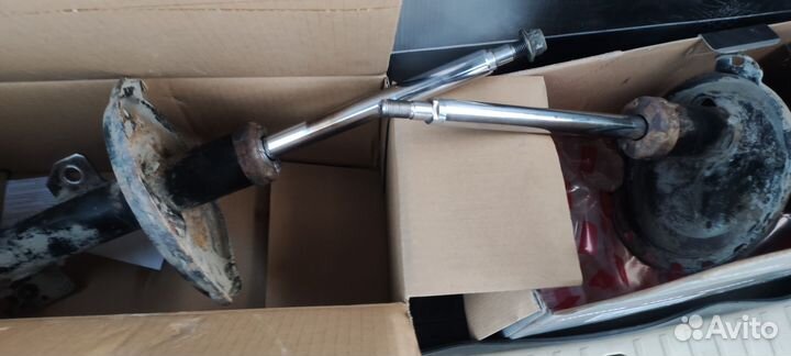 Стойки на Lexus 300, 330, 4wd. 4 шт. Б/у. Toyota