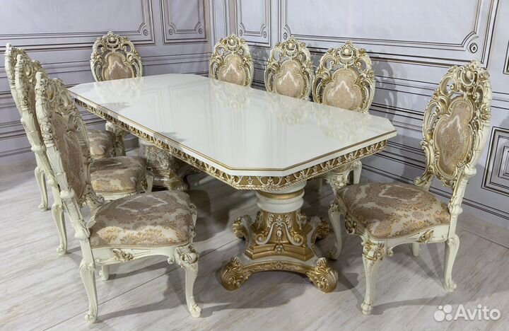 Кухонный стол и стулья