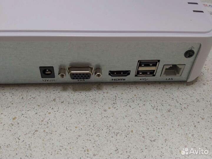 Видеорегистратор HiWatch DS-N208 8-ми канальный IP