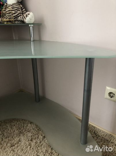 Столик компьютерный