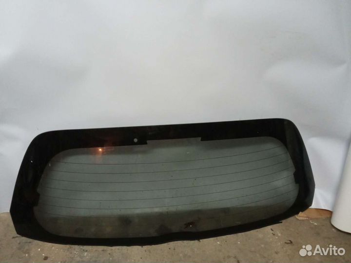 Honda Jazz стекло задней крышки багажника