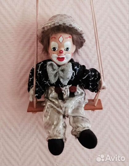 Клоун на качелях. Винтаж
