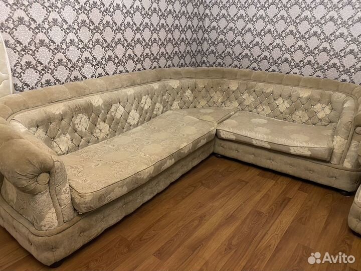Продаю угловой диван