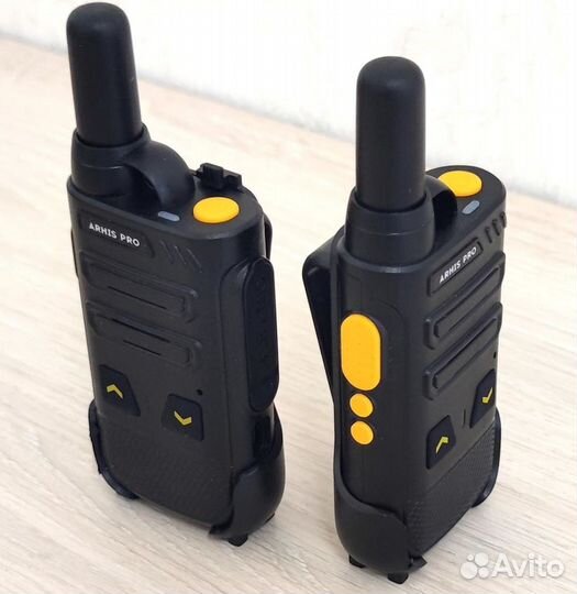 Рация-радиостанция в комплекте с наушниками