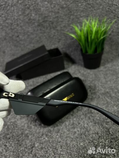 Солнцезащитные очки Emporio Armani