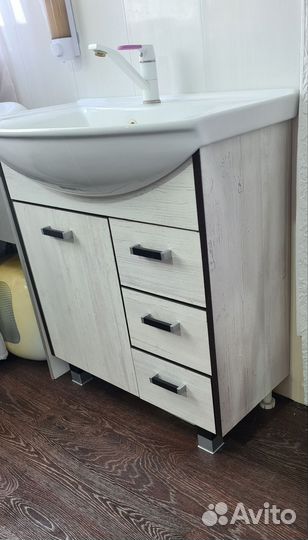Раковина с тумбой для ванной