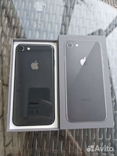 Телефон iPhone 8 64 gb