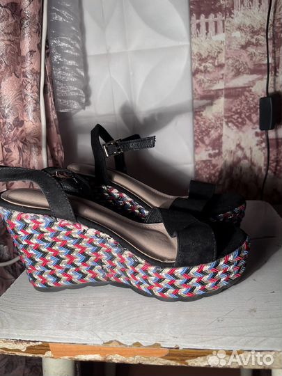 Босоножки 37