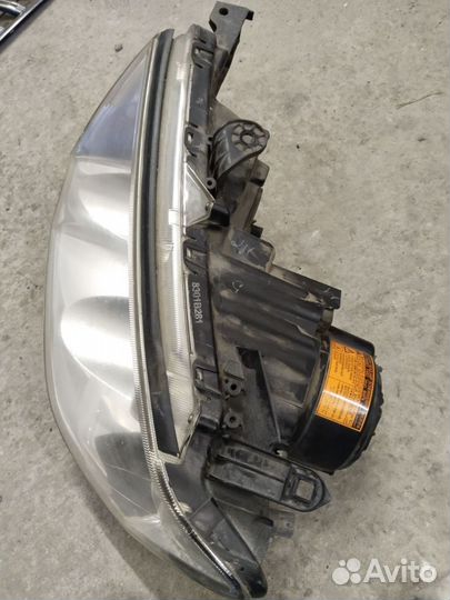 Продам фару Mitsubihi pajero sport 2 поколение