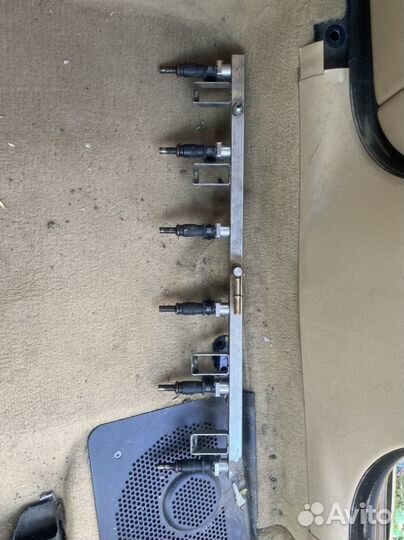 Топливная рампа с форсунками BMW 5 e60