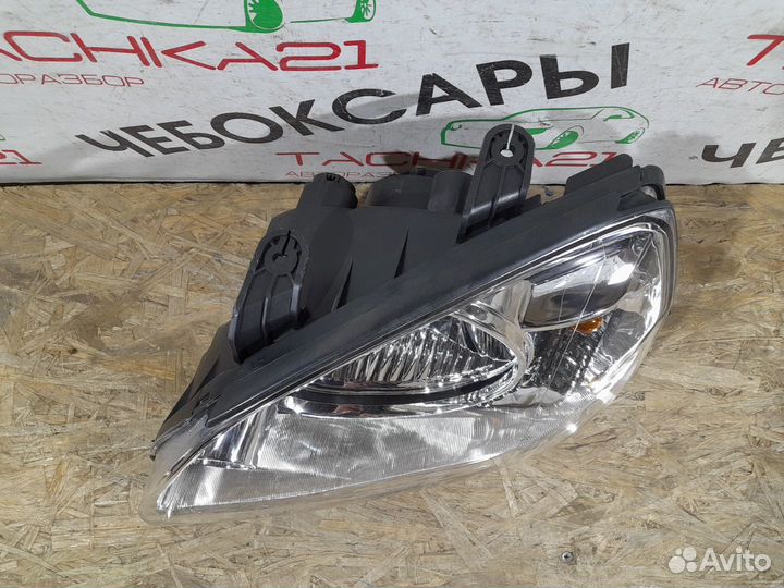 Фара левая Kia Carens (2002-2006)