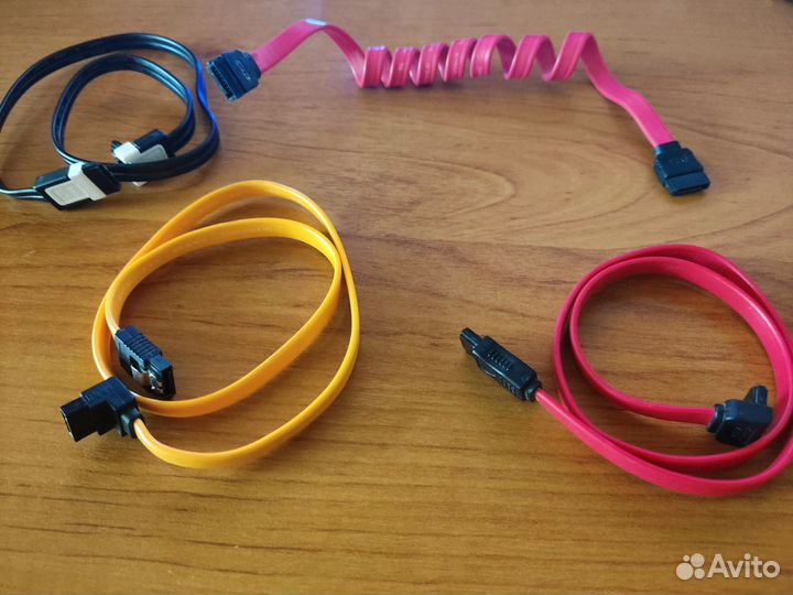 SLI мостик,переходники DVI-VGA,сата-м,кабели сата